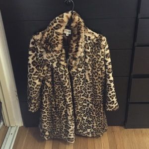 Leopard fuax fur coat. New without tags